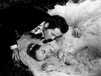 Bette Davis with Henry Fonda in "Jezebel," the 1938 film that won Miss Davis her first Academy Award.